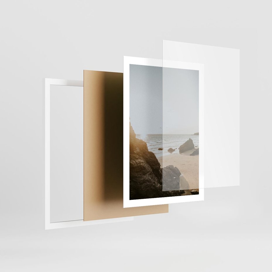 Plakat w ramie 50x70 - Magia Wieczornego Spokoju - plaża, zachód - rama biała