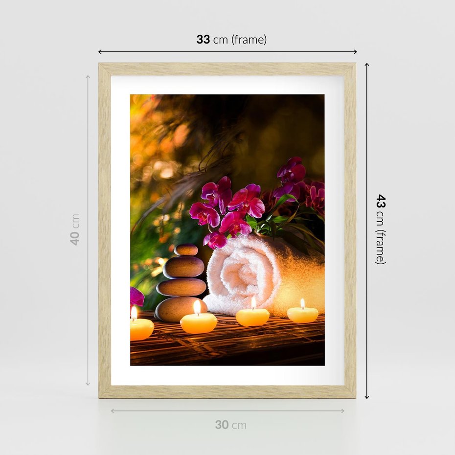 Plakat w ramie 30x40 - Relaksujące spa z płonącymi świecami - spa, świece - rama drewno