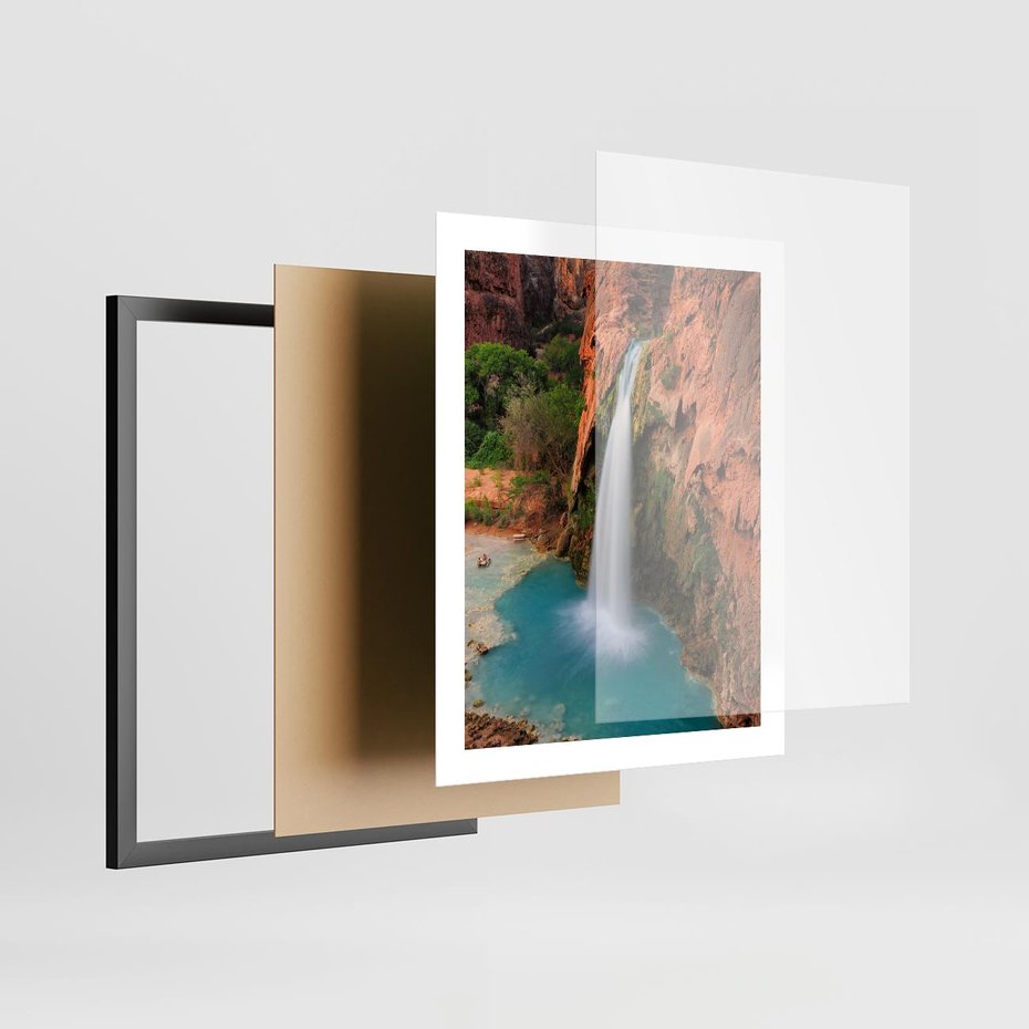 Plakat w ramie 40x50 - Wodospad wśród majestatycznych gór - wodospad, górski - rama czarna