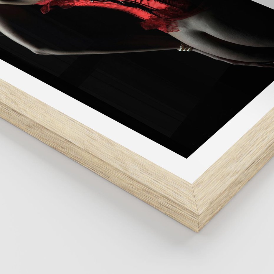 Plakat w ramie 30x40 - Piękno i Siła - akt, kobieta - rama drewno