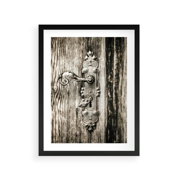 Plakat w ramie 40x50 - Stare Drzwi z Ozdobną Klamką - stare drzwi, klamka - rama czarna