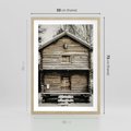 Plakat w ramie 50x70 - Stary Drewniany Dom w Śniegu - stary drewniany dom, zima - rama drewno