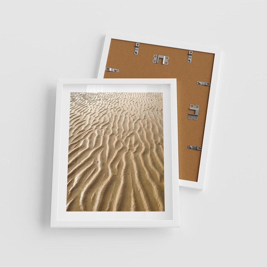 Plakat w ramie 40x50 - Piasek i Nieskończoność - pustynia, piasek - rama biała