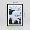 Plakat w ramie 50x70 - Zimowa Magia Gór: Śnieżne Szczyty - grajobraz górski, zima - rama czarna