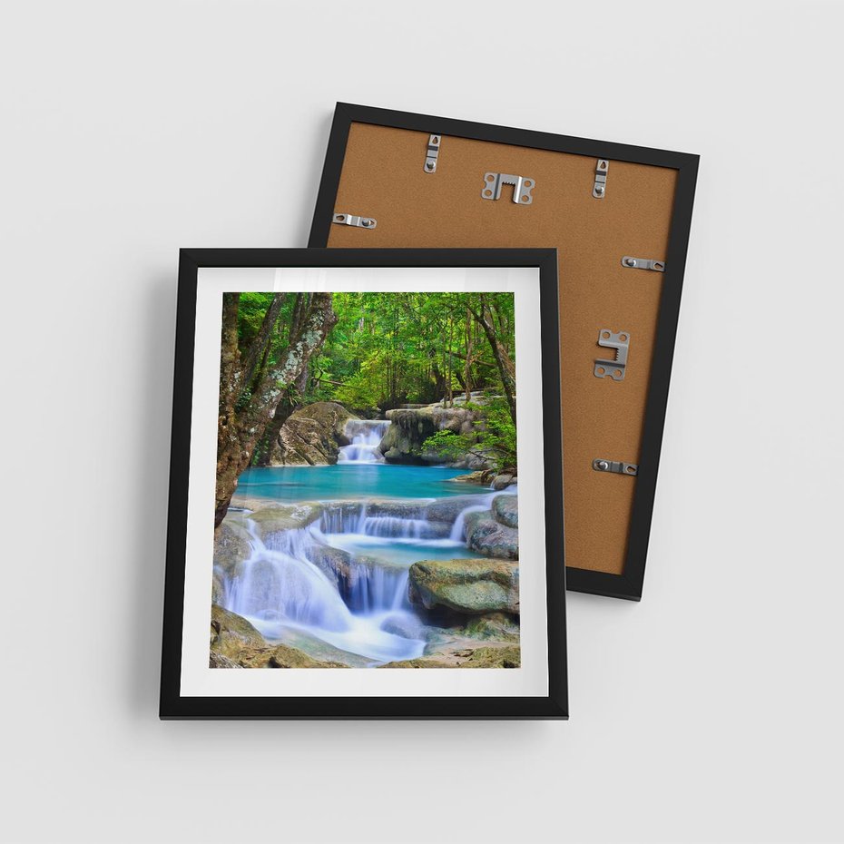 Plakat w ramie 40x50 - Siła Rzeki i Urok Wodospadu - rzeka, wodospad - rama czarna