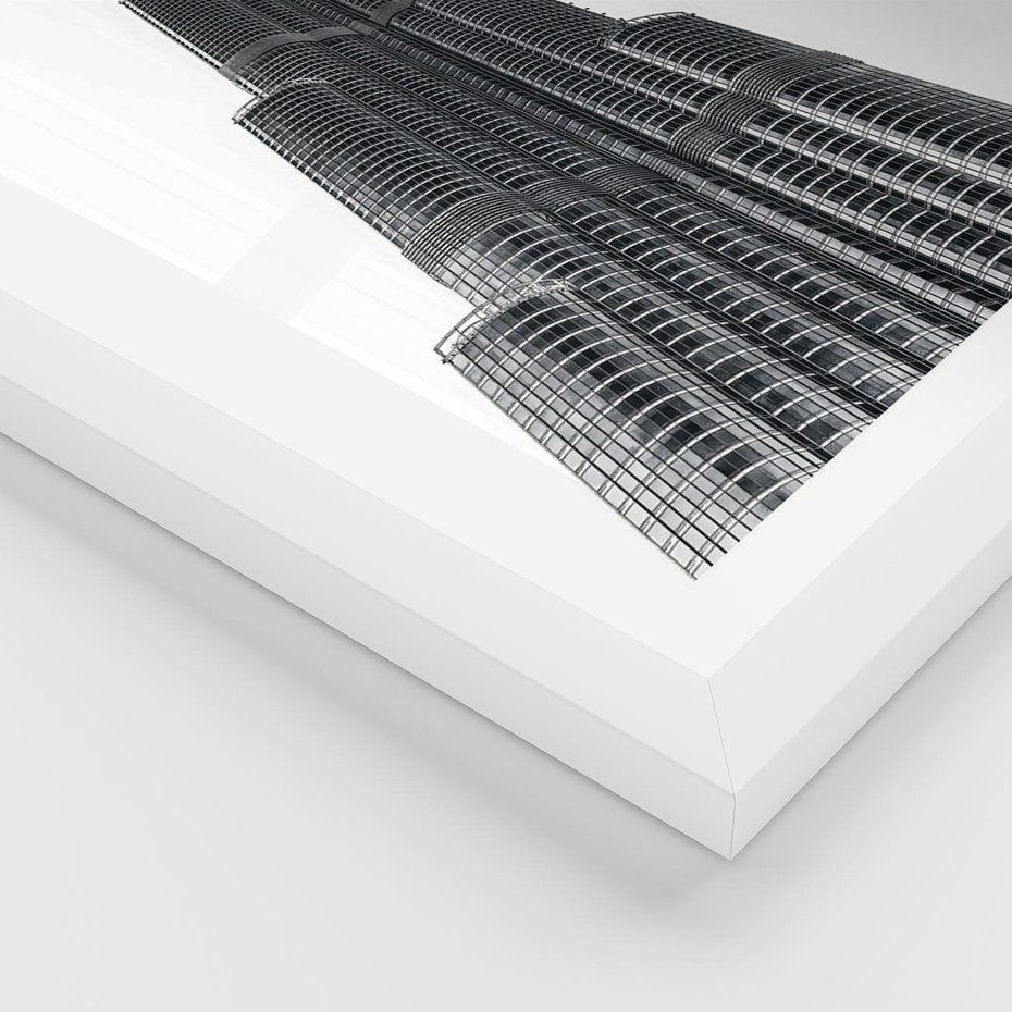 Plakat w ramie 30x40 - Wieżowiec w Monochromii - wieżowiec, architektura - rama biała