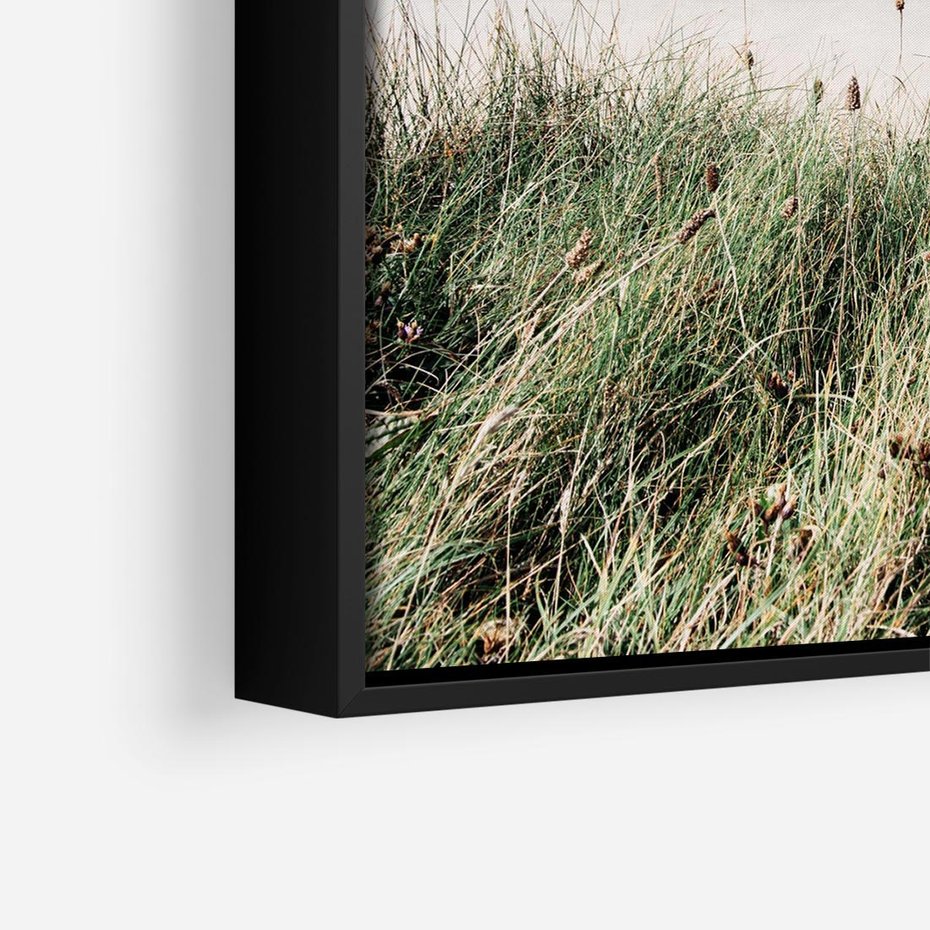 Obraz w ramie 50x50 - Harmonia Natury - widok z wydm, wydmy porośnięte trawami - rama czarna