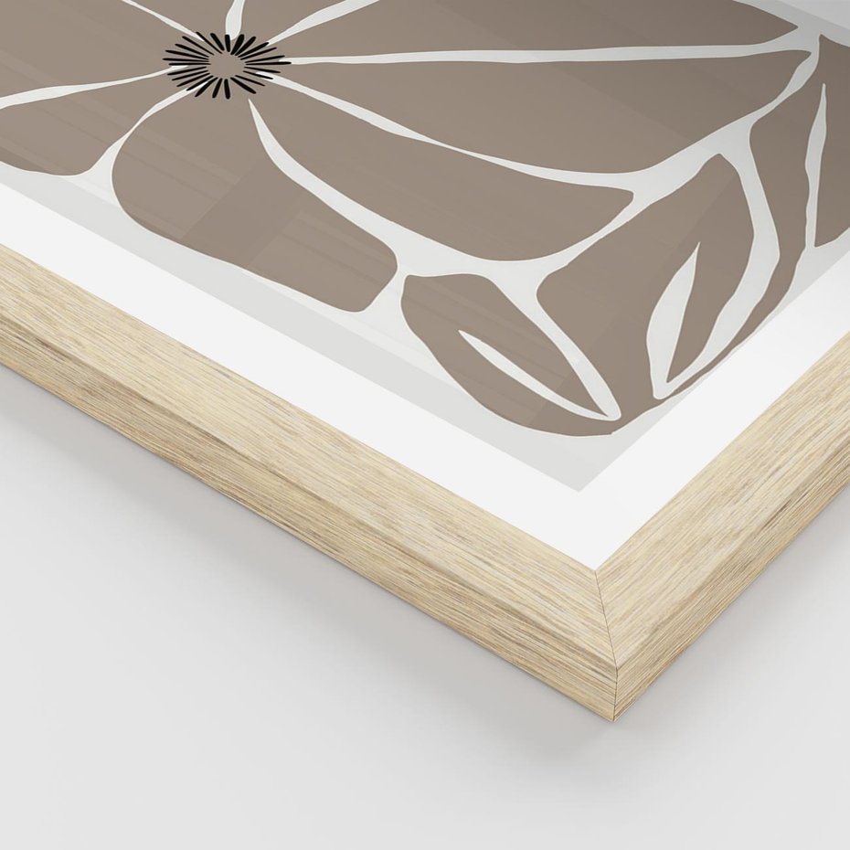 Plakat w ramie 40x50 - Złudne Zmysły - abstrakcyjny kwiat, beże i brązy - rama drewno