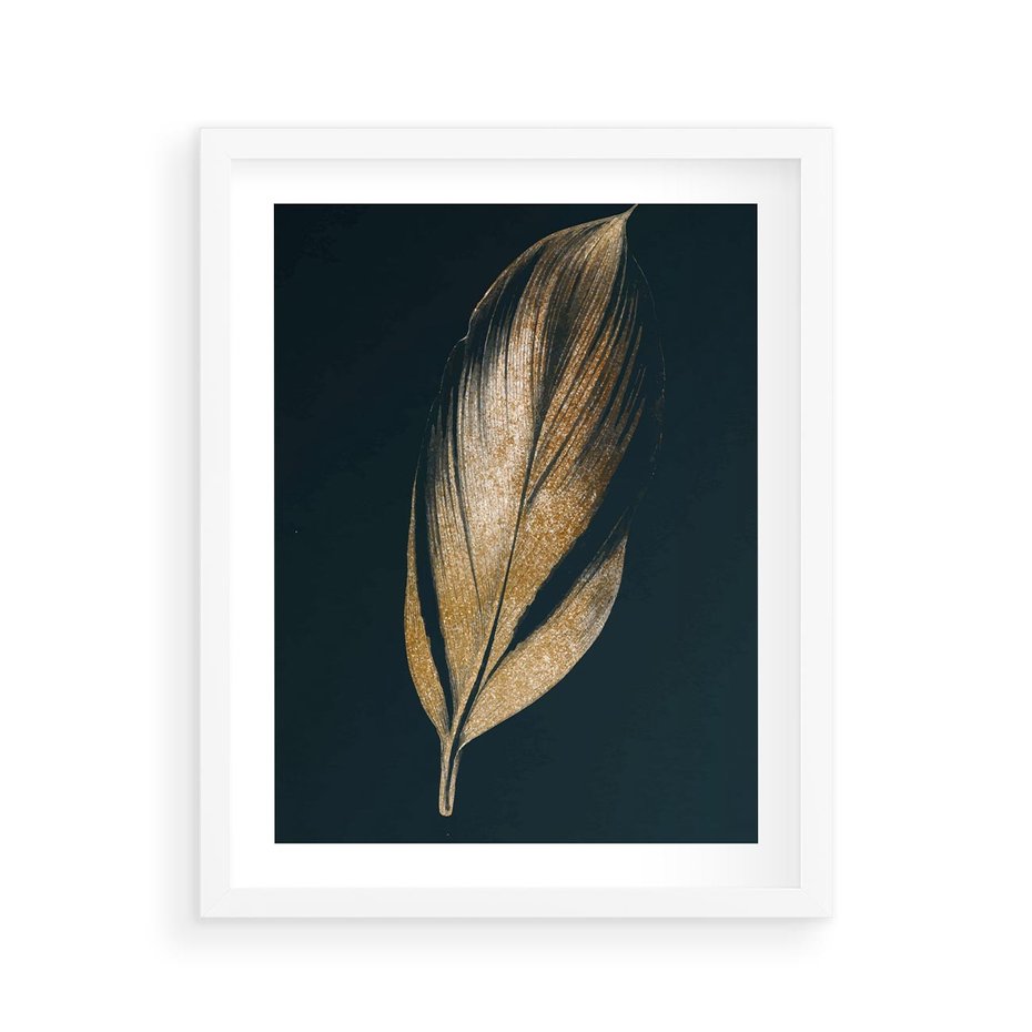 Plakat w ramie 40x50 - Mroczne Złoto - nowoczesna grafika, złoty liść na czarnym tle - rama biała