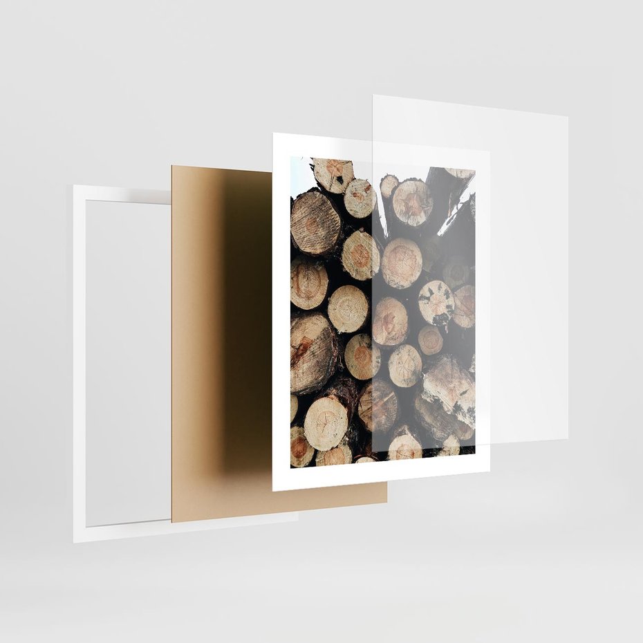 Plakat w ramie 40x50 - Siła Drewna - ścięte drewno, belki drewna ułożone jedna na drugiej - rama biała