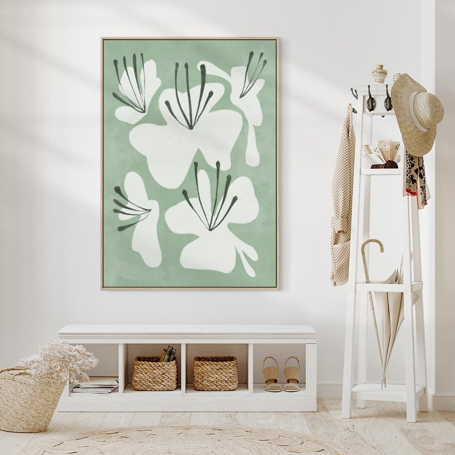 Obraz w ramie 50x70 - Rozkwitające Ukojenie - zgaszona zieleń, kwiaty - rama drewno