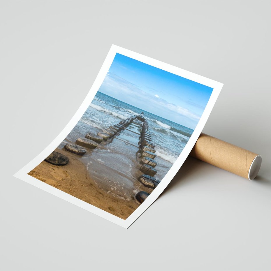 Plakat bez ramy 21x30 - Falochron na brzegu morza - falochron, morze