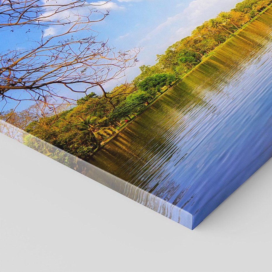 Obraz na płótnie 140x70 - Jezioro: Ukojenie wśród drzew - jezioro, las