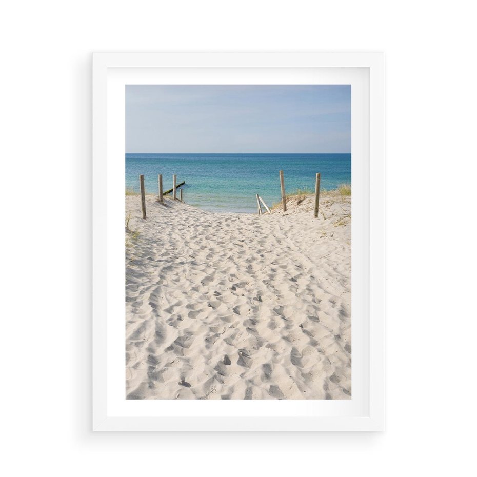 Plakat w ramie 50x70 - Harmonia plażowego morza - plaża, morze - rama biała