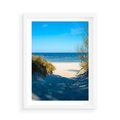 Plakat w ramie 50x70 - Spokój nad brzegiem morza - plaża, morze - rama biała