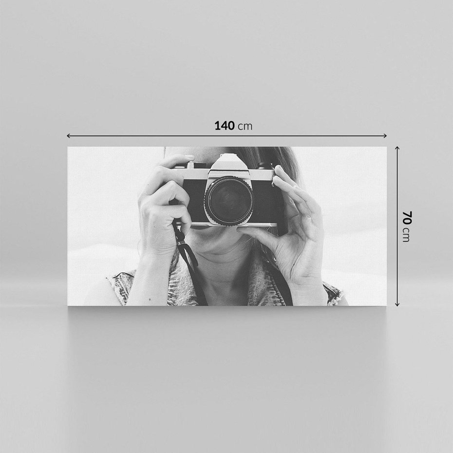 Obraz na płótnie 140x70 - Zrób mi Zdjęcie - fotografia, kobieta z aparatem