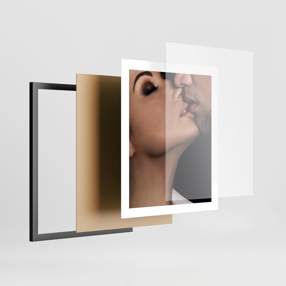 Plakat w ramie 40x50 - Miłosne Uczucia - kobieta, pocałunek - rama czarna