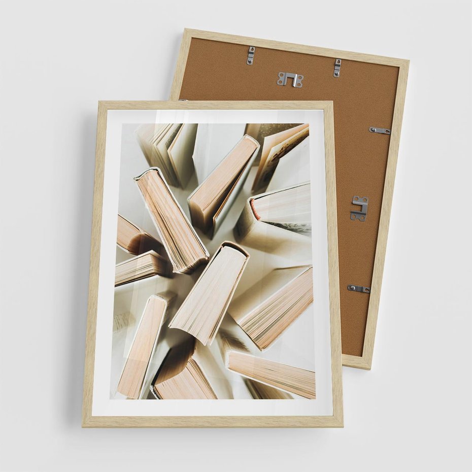 Plakat w ramie 50x70 - Odcienie Wiedzy - książki, ujęcie z góry - rama drewno