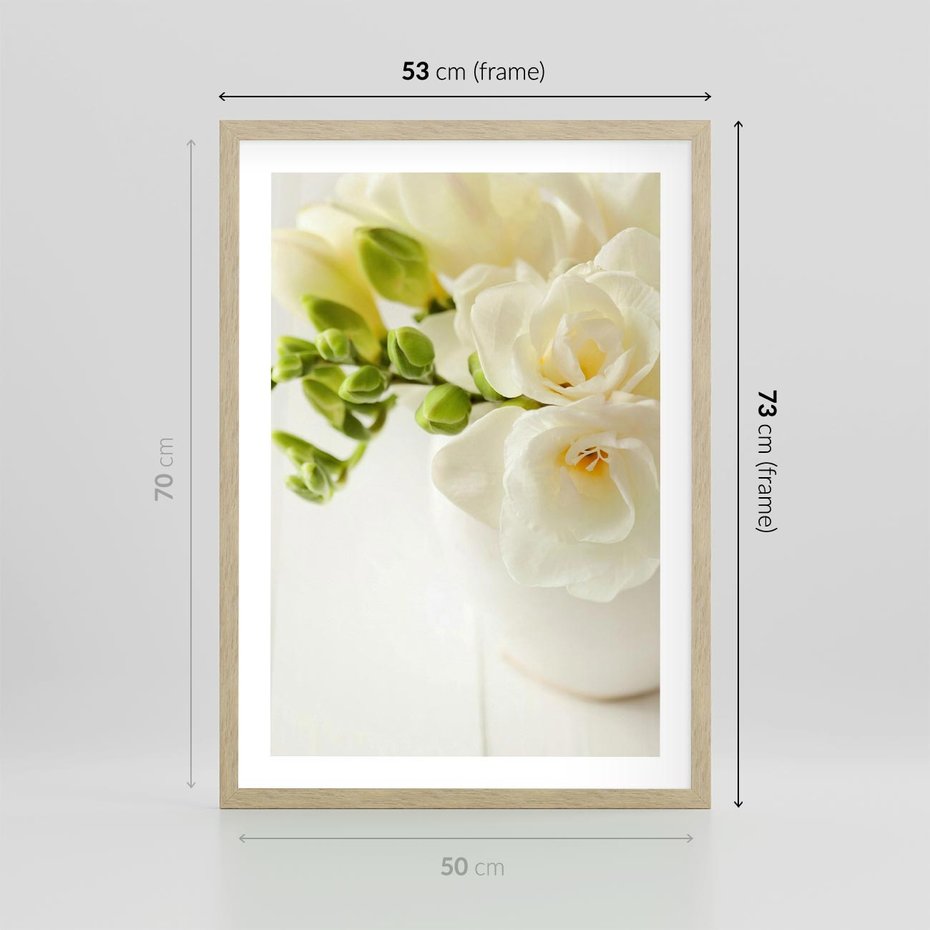 Plakat w ramie 50x70 - Subtelność białych frezji - frezja, białe - rama drewno