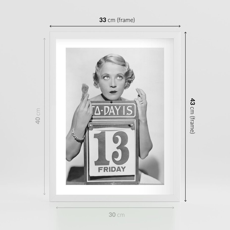 Plakat w ramie 30x40 - Czy to Pech - retro zdjęcie, czarno białe - rama biała