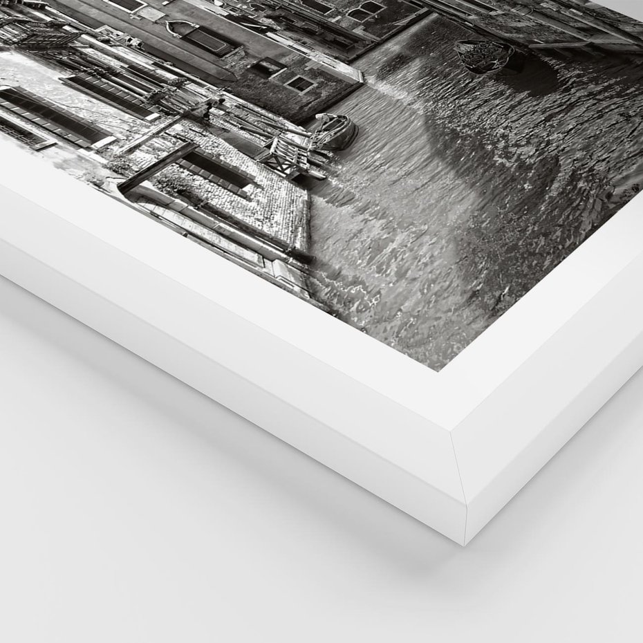 Plakat w ramie 30x40 - Weneckie Kanały - czarno białe zdjęcie, wenecja - rama biała