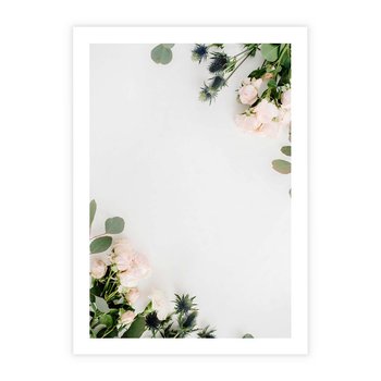 Plakat bez ramy 50x70 - Kompozycja z Białych Róż i Eukaliptusa - kompozycja z białych kwiatów na białym tle, róże