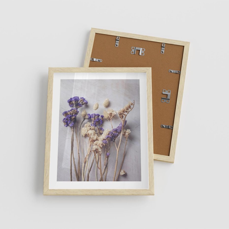 Plakat w ramie 40x50 - Błękitno-Biała Harmonia - suszone kwiaty, błekitne - rama drewno