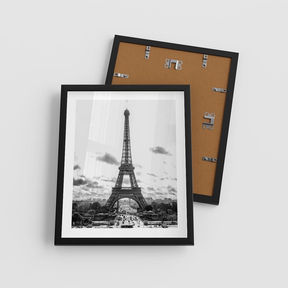 Plakat w ramie 40x50 - Wieża Eiffla - czarno białe zdjecie, wieża eiffla - rama czarna
