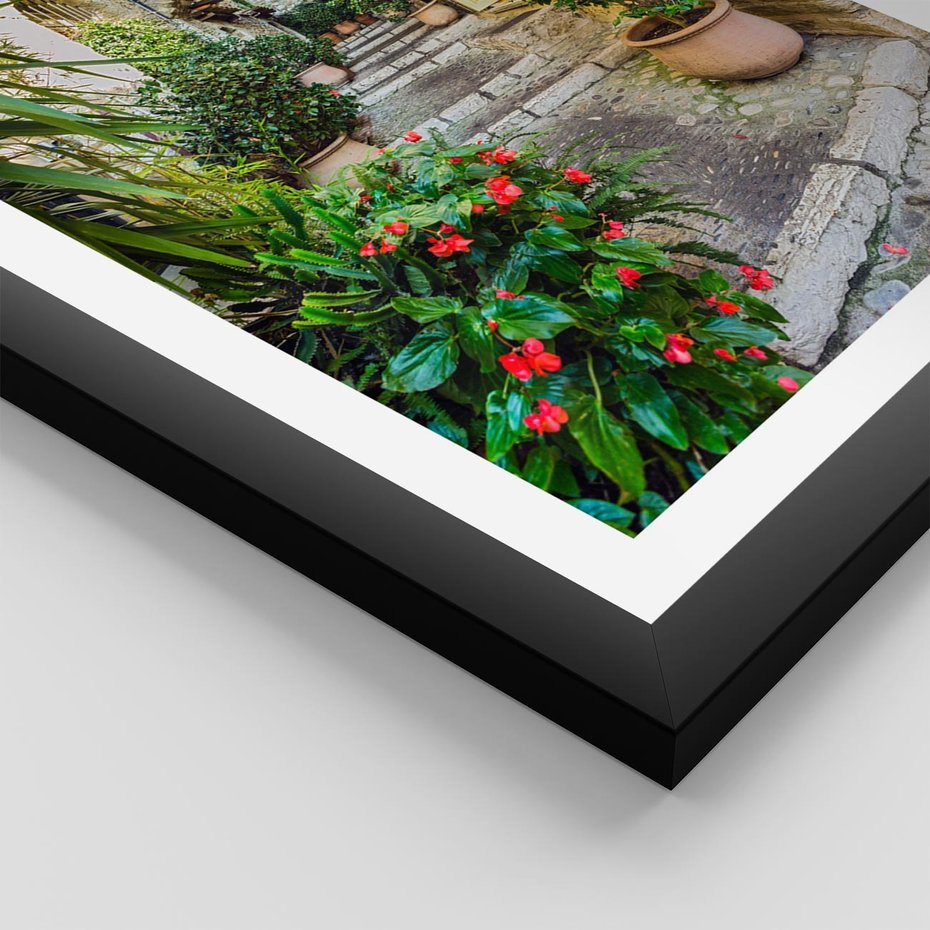 Plakat w ramie 40x50 - Perspektywa uliczki malownicza - uliczka, perspektywa - rama czarna