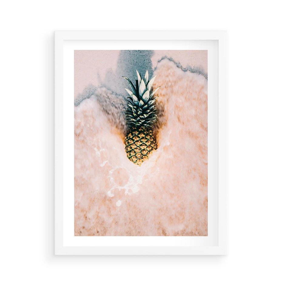 Plakat w ramie 50x70 - Egzotyczna Plaża - ananas, na plaży - rama biała