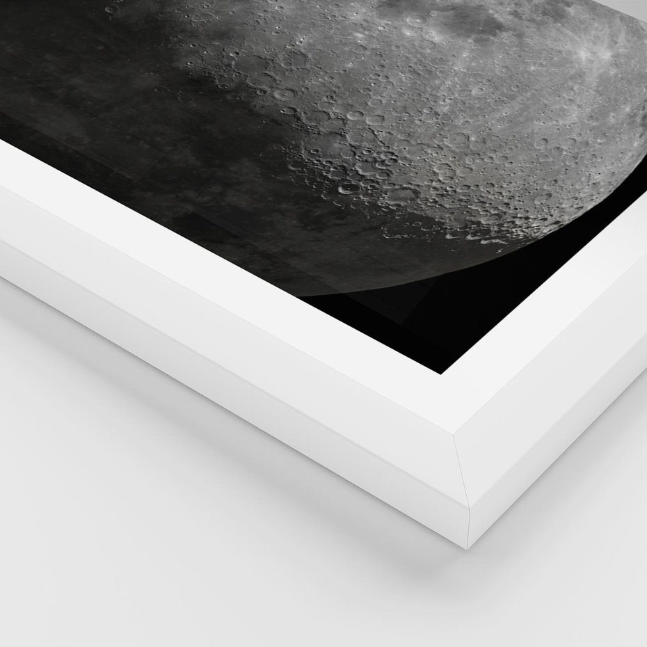 Plakat w ramie 40x50 - Kontrastowy księżyc w czerni i bieli - księżyc, czarno - rama biała