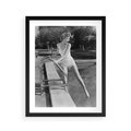 Plakat w ramie 40x50 - Retro Basen - retro zdjęcie, czarno białe - rama czarna