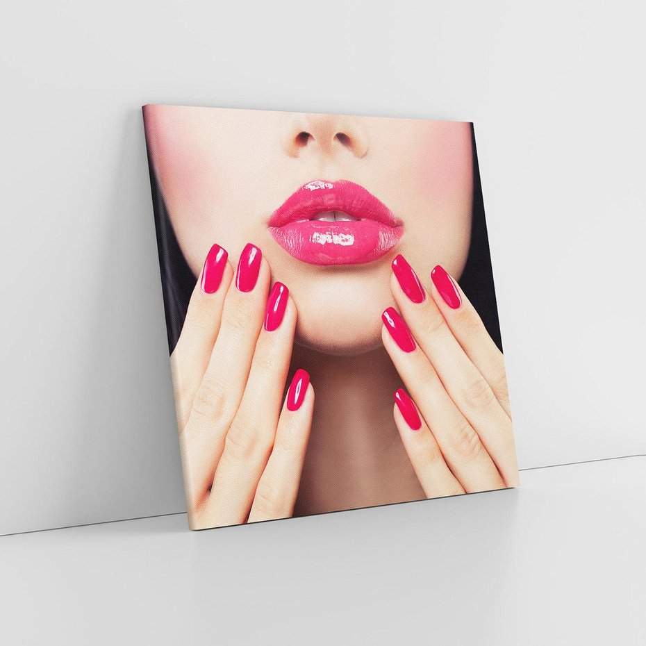 Obraz na płótnie 40x40 - Wyrażenie Piękna - paznokcie, usta
