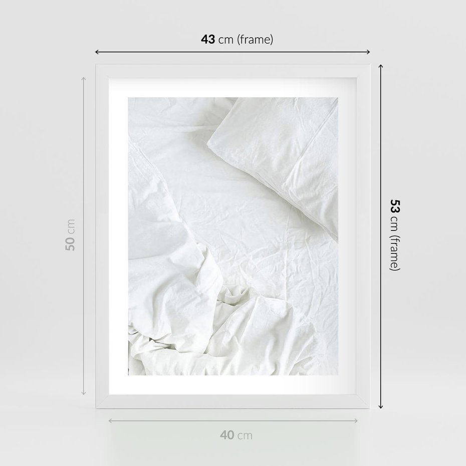 Plakat w ramie 40x50 - Sztuka i Komfort - pościel, biała kołdra poduszka - rama biała