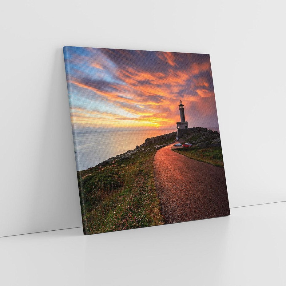 Obraz na płótnie 40x40 - Latarnia morska: Nocne niebo nad morzem - latarnia, morska