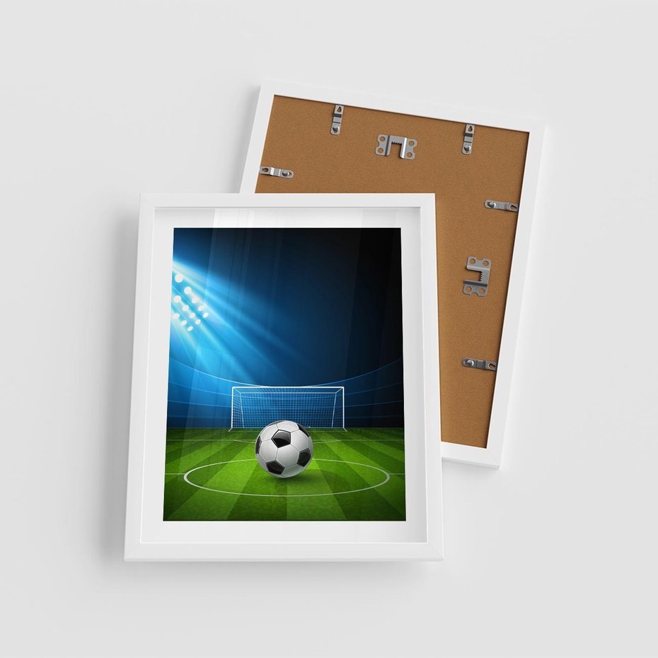 Plakat w ramie 40x50 - Piłkarska ekscytacja w momencie gola - piłka, nożna - rama biała