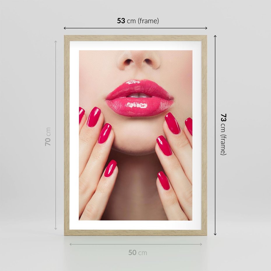 Plakat w ramie 50x70 - Wyrażenie Piękna - paznokcie, usta - rama drewno