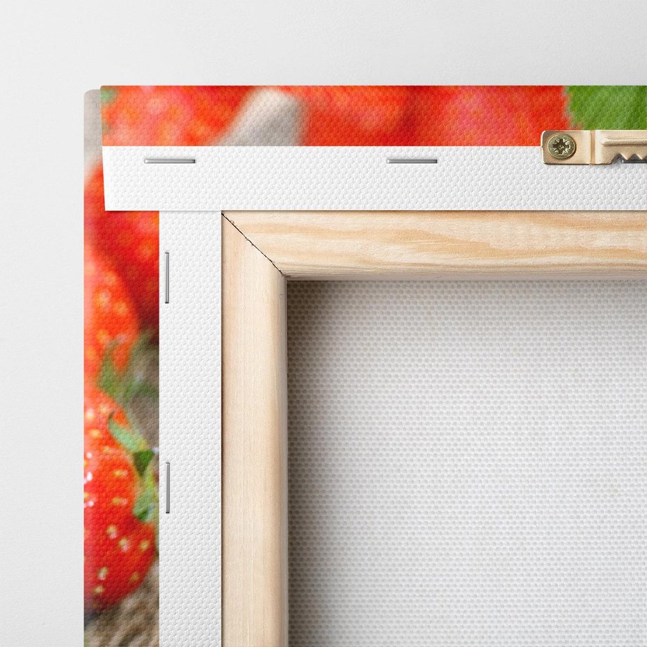 Obraz na płótnie 40x40 - Truskawki: owocowa ekstaza - truskawki, owoce