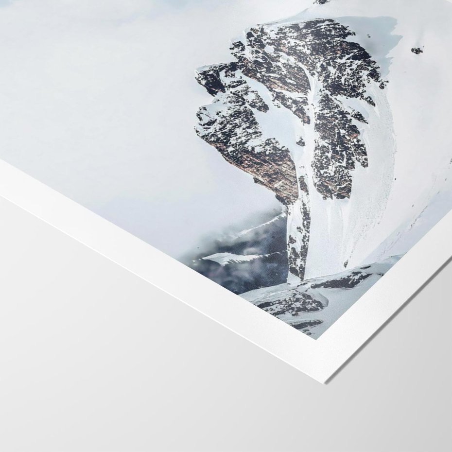 Plakat bez ramy 40x50 - Górski Majestat - górskie szczyty pod śniegiem, górski krajobraz