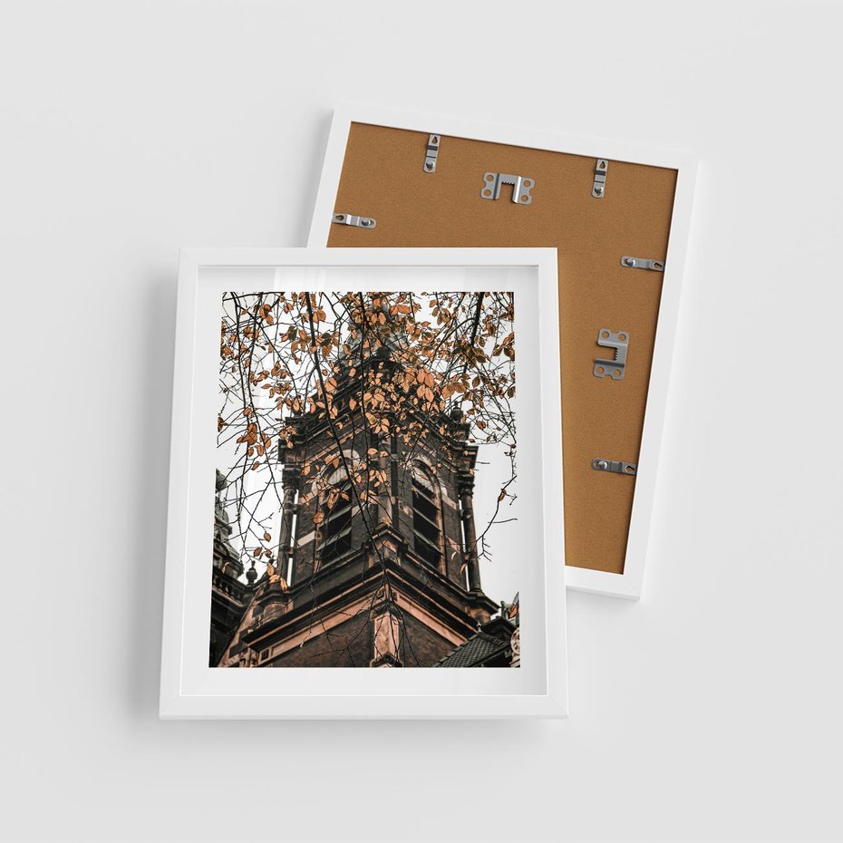 Plakat w ramie 40x50 - Jesienna Wieża w Liściach - architektura, wieża - rama biała