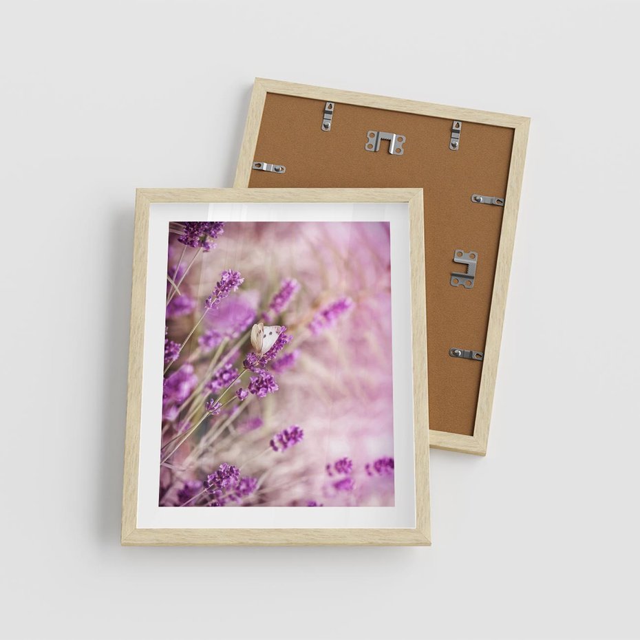 Plakat w ramie 40x50 - Majestat lawendy: fioletowe pola - lawenda, fiolet - rama drewno