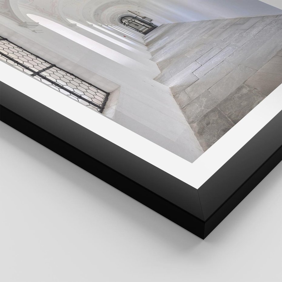 Plakat w ramie 40x50 - Architektoniczne Przejście - architektura, korytarz - rama czarna