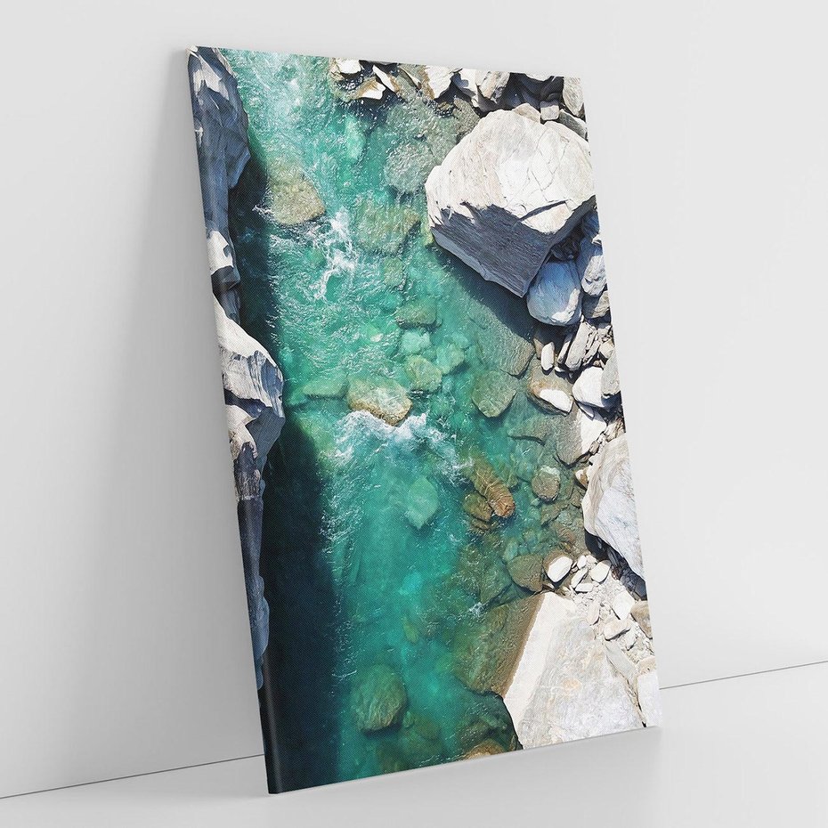 Obraz na płótnie 80x120 - Spotkanie natury i siły - rzeka, skały