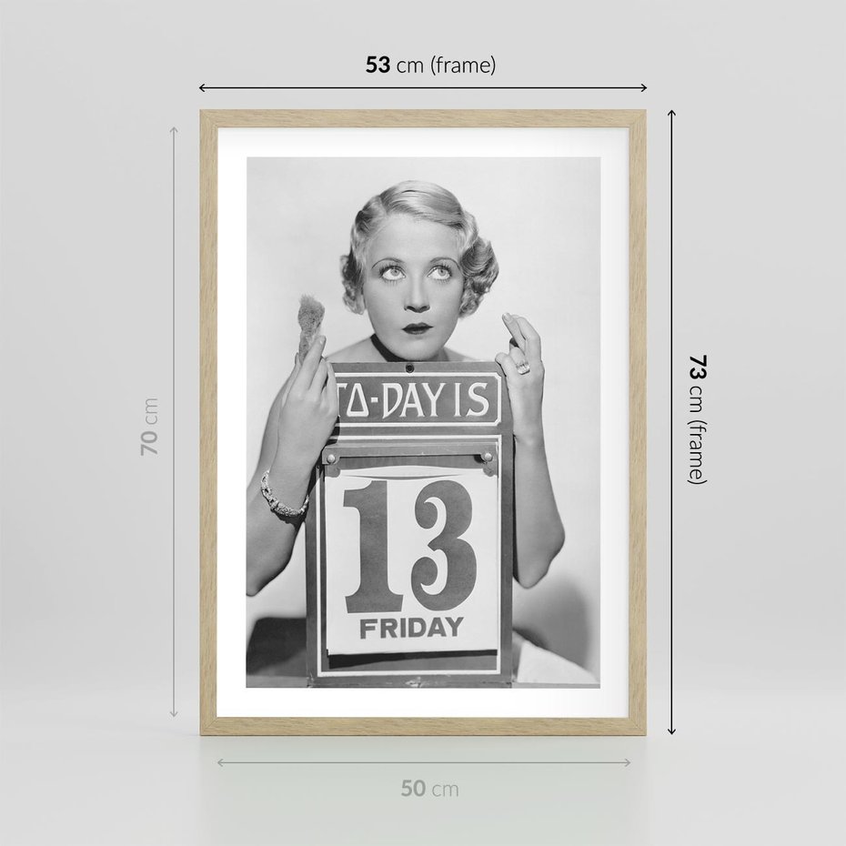 Plakat w ramie 50x70 - Czy to Pech - retro zdjęcie, czarno białe - rama drewno