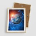 Plakat w ramie 50x70 - Planeta w nieskończoności - ziemia, kosmos - rama drewno