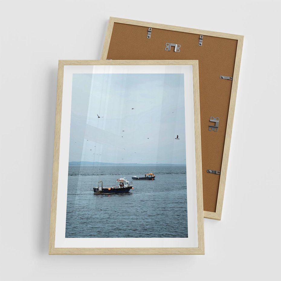 Plakat w ramie 50x70 - Rybacki Urok - morze, kutry rybackie - rama drewno