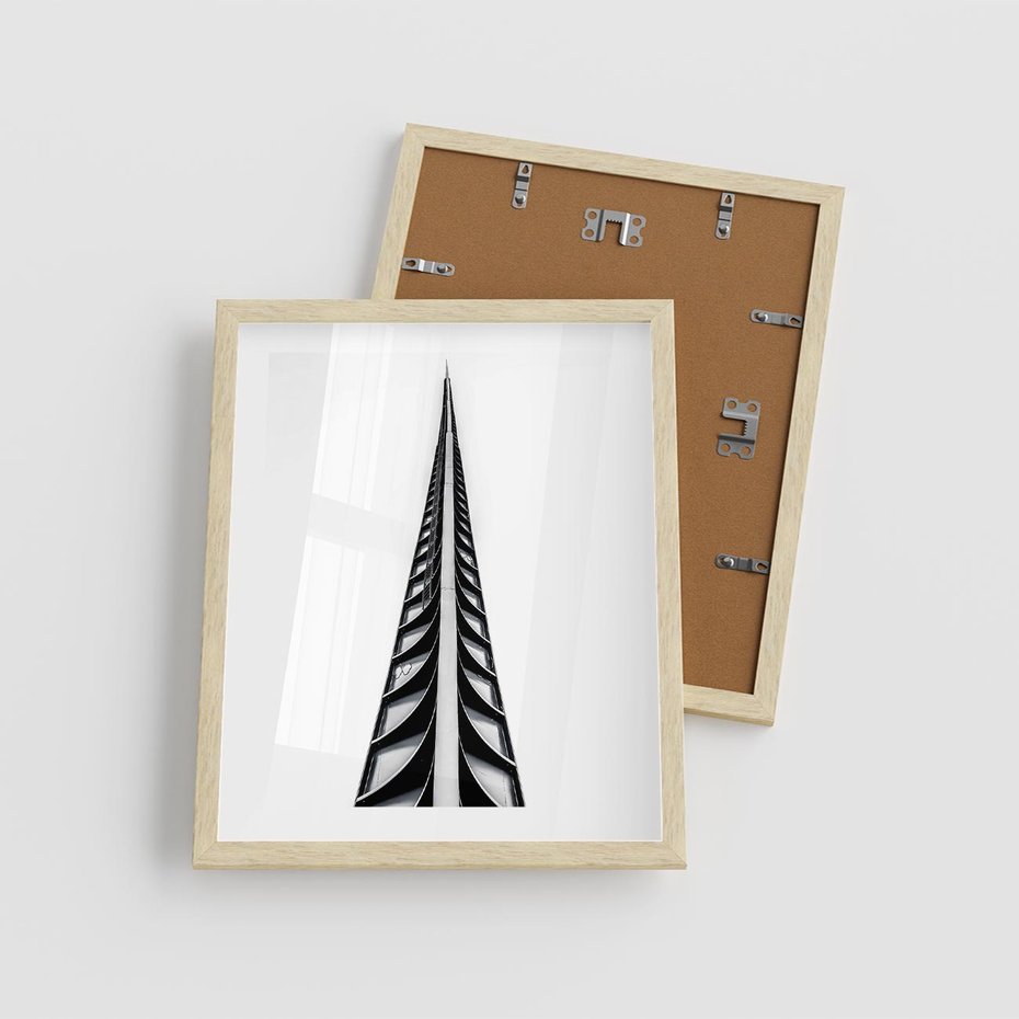 Plakat w ramie 40x50 - Majestatyczna Architektura - wysoki, strzelisty wieżowiec - rama drewno