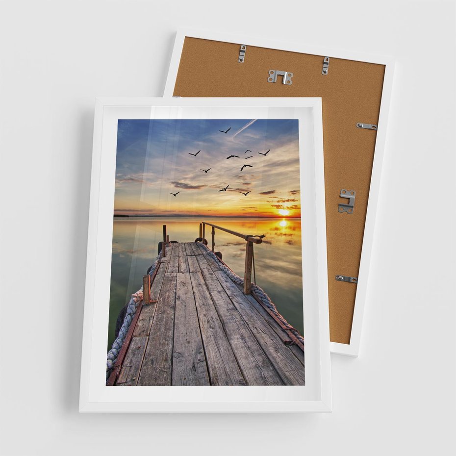 Plakat w ramie 50x70 - Spokojny pomost nad jeziorem - pomost, jezioro - rama biała