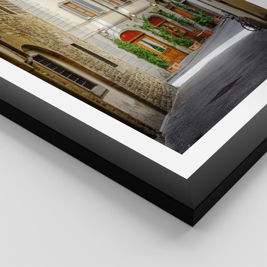 Plakat w ramie 50x70 - Uliczka: perspektywa miejskiego krajobrazu - uliczka, perspektywa - rama czarna
