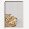 Obraz w ramie 80x120 - Natury Szlachetność - złote, liście - rama drewno